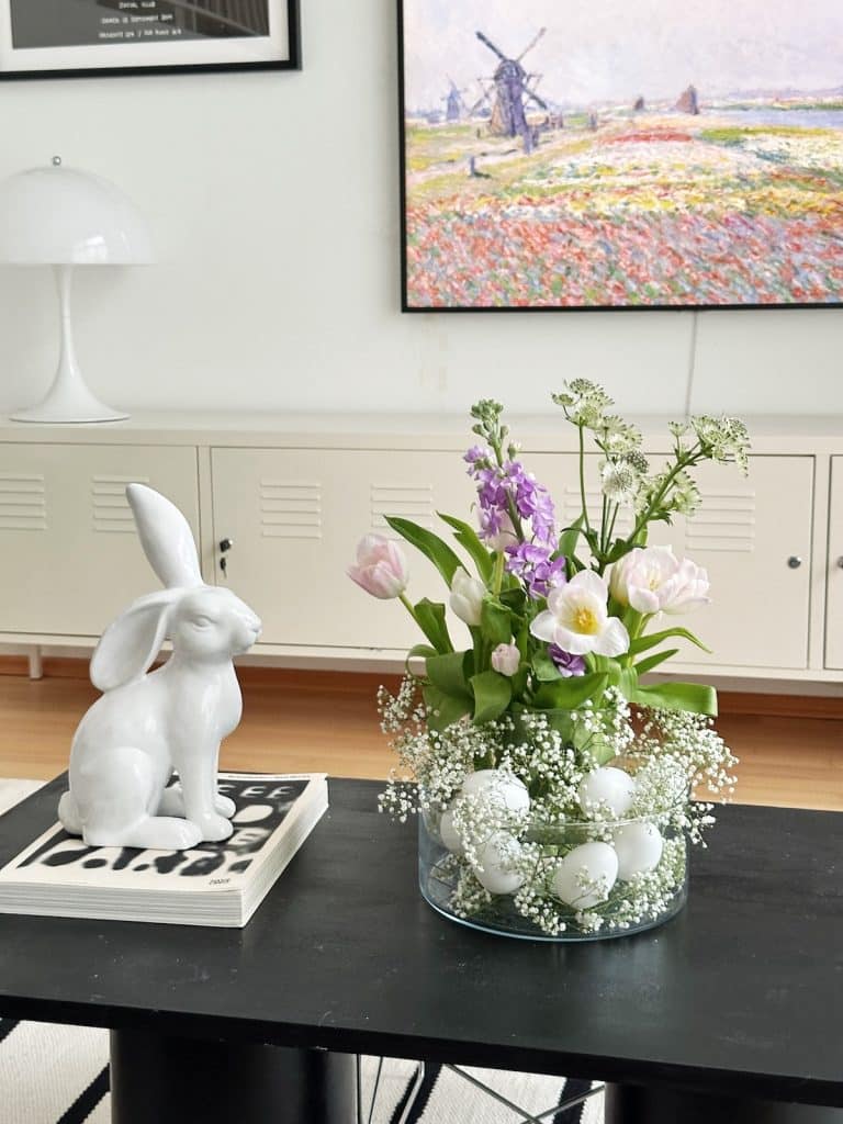Osterdeko mit Blumen